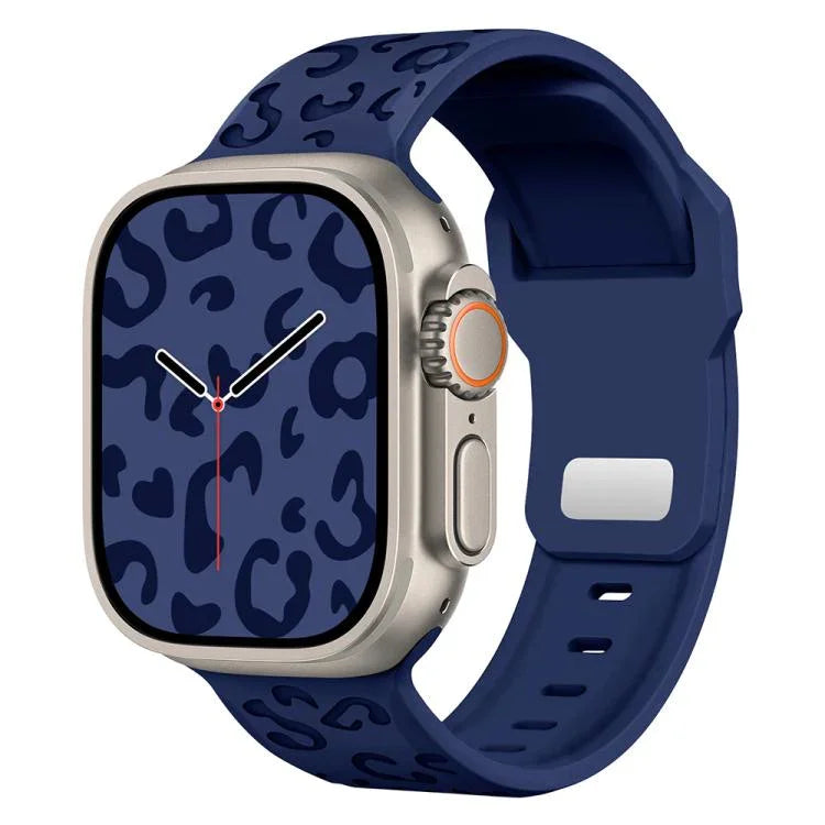 สายรัดนาฬิกาซิลิโคนหัวเข็มขัดเว้าลายเสือดาว สำหรับ Apple Watch ขนาด 46 มม. / 49 มม. / 45 มม. / 44 มม. สำหรับ Apple Watch ขนาด 42 มม. / 41 มม. / 40 มม. / 38 มม.