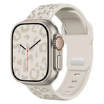 สายรัดนาฬิกาซิลิโคนหัวเข็มขัดเว้าลายเสือดาว สำหรับ Apple Watch ขนาด 46 มม. / 49 มม. / 45 มม. / 44 มม. สำหรับ Apple Watch ขนาด 42 มม. / 41 มม. / 40 มม. / 38 มม.