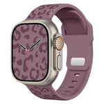 สายรัดนาฬิกาซิลิโคนหัวเข็มขัดเว้าลายเสือดาว สำหรับ Apple Watch ขนาด 46 มม. / 49 มม. / 45 มม. / 44 มม. สำหรับ Apple Watch ขนาด 42 มม. / 41 มม. / 40 มม. / 38 มม.