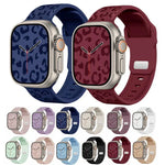 สายรัดนาฬิกาซิลิโคนหัวเข็มขัดเว้าลายเสือดาว สำหรับ Apple Watch ขนาด 46 มม. / 49 มม. / 45 มม. / 44 มม. สำหรับ Apple Watch ขนาด 42 มม. / 41 มม. / 40 มม. / 38 มม.