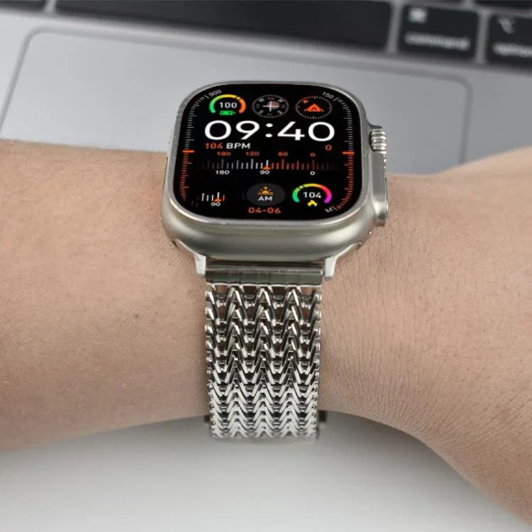 สายรัดนาฬิกาสแตนเลสสตีลแม่เหล็กตาข่าย สำหรับ Apple Watch ขนาด 46 มม. / 49 มม. / 45 มม. / 44 มม. สำหรับ Apple Watch ขนาด 42 มม. / 41 มม. / 40 มม. / 38 มม.