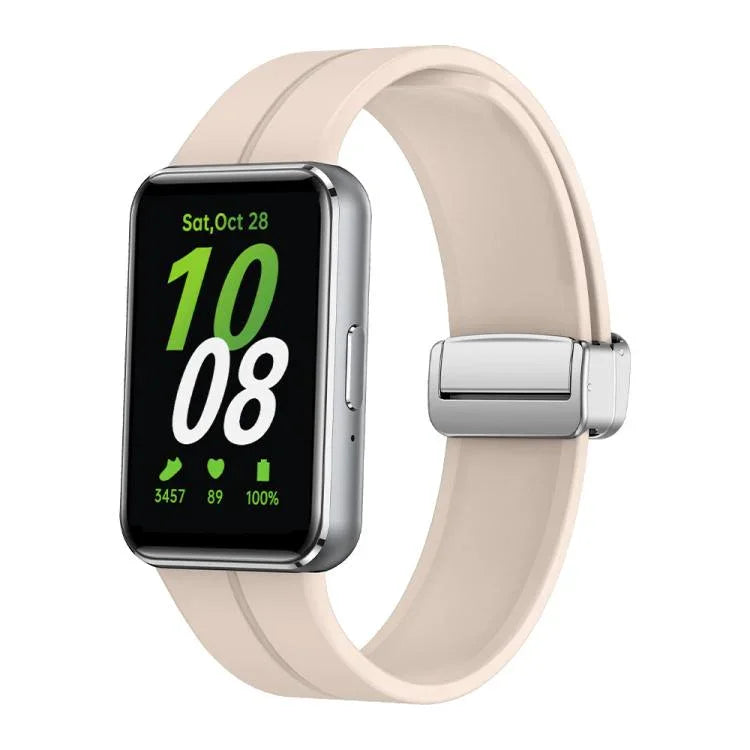 สายรัดนาฬิกาซิลิโคนหัวเข็มขัดเงินแม่เหล็กพับได้ สำหรับ Samsung Galaxy Fit 3