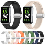 สายรัดนาฬิกาซิลิโคนหัวเข็มขัดเงินแม่เหล็กพับได้ สำหรับ Samsung Galaxy Fit 3