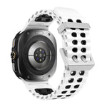 สายรัดนาฬิกาซิลิโคนสองสีแบบรูสองแถวหัวเข็มขัดเงิน Ocean สำหรับ Samsung Galaxy Watch Ultra / Ultra 2025