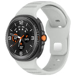 สายรัดนาฬิกาซิลิโคน xDfind แบบหัวเข็มขัดหมุดเงินลายจุดกลม สำหรับ Samsung Galaxy Watch Ultra/Ultra 2025, สำหรับ Samsung Galaxy Watch8 / 8 Classic