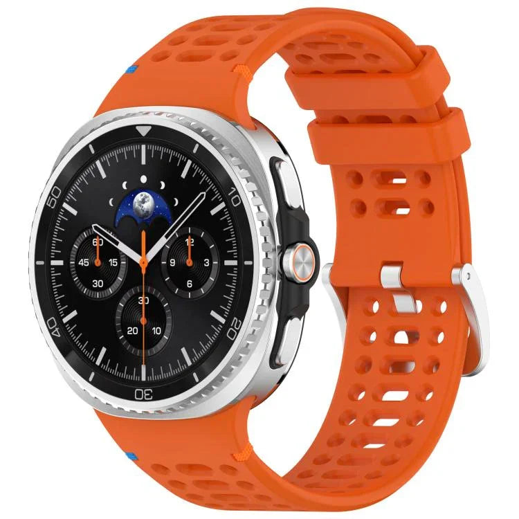 สายรัดนาฬิกาซิลิโคน xDfind ขอบหัวเข็มขัดเงินอัลลอย รูระบายอากาศ สำหรับ Samsung Galaxy Watch8 / Watch8 Classic