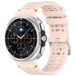 สายรัดนาฬิกาซิลิโคน xDfind ขอบหัวเข็มขัดเงินอัลลอย รูระบายอากาศ สำหรับ Samsung Galaxy Watch8 / Watch8 Classic