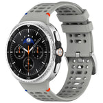 สายรัดนาฬิกาซิลิโคน xDfind ขอบหัวเข็มขัดเงินอัลลอย รูระบายอากาศ สำหรับ Samsung Galaxy Watch8 / Watch8 Classic