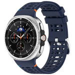 สายรัดนาฬิกาซิลิโคน xDfind ขอบหัวเข็มขัดเงินอัลลอย รูระบายอากาศ สำหรับ Samsung Galaxy Watch8 / Watch8 Classic