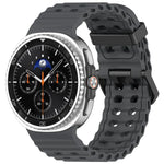 สายรัดนาฬิกาซิลิโคนสีท้องทะเลลายสองแถวรูหัวเข็มขัดสีดำ xDfind สำหรับ Samsung Galaxy Watch8 / 8 Classic