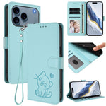 เคสโทรศัพท์หนังลายหัวใจแมวปั๊มพร้อมสายคล้องมือ สำหรับ iPhone 17e / 16e, สำหรับ iPhone 17 Pro Max, สำหรับ iPhone 17 Pro, สำหรับ iPhone 17