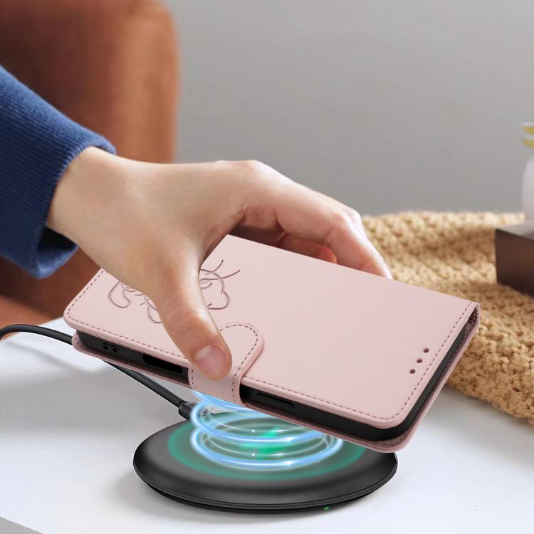 เคสโทรศัพท์หนังลายหัวใจแมวปั๊มพร้อมสายคล้องมือ สำหรับ iPhone 17e / 16e, สำหรับ iPhone 17 Pro Max, สำหรับ iPhone 17 Pro, สำหรับ iPhone 17
