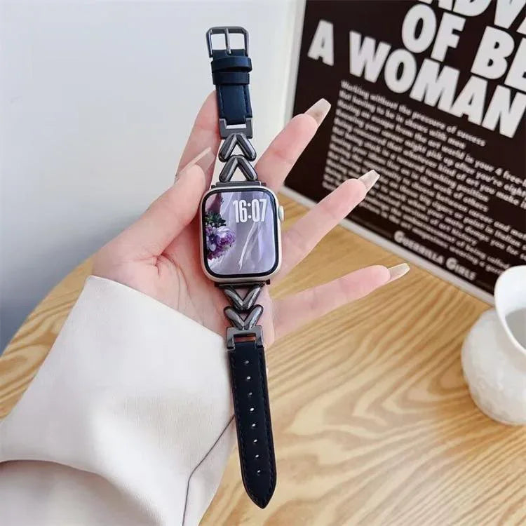 สายรัดนาฬิกาหนังผสมโลหะรูปตัว V xDfind สำหรับ Apple Watch ขนาด 42 / 44 / 45 / 46 / 49 มม., สำหรับ Apple Watch ขนาด 38 / 40 / 41 / S10 42 มม.