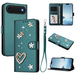 เคสโทรศัพท์หนังวีแกนสองชั้นลายหัวใจดอกไม้พร้อมสายคล้องข้อมือ ZS01, สำหรับ iPhone 17e / 16e, สำหรับ iPhone 17 Pro Max, สำหรับ iPhone 17 Pro, สำหรับ iPhone 17, สำหรับ iPhone Air, สำหรับ iPhone 16 Pro Max