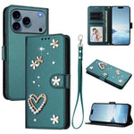 เคสโทรศัพท์หนังวีแกนสองชั้นลายหัวใจดอกไม้พร้อมสายคล้องข้อมือ ZS01, สำหรับ iPhone 17e / 16e, สำหรับ iPhone 17 Pro Max, สำหรับ iPhone 17 Pro, สำหรับ iPhone 17, สำหรับ iPhone Air, สำหรับ iPhone 16 Pro Max