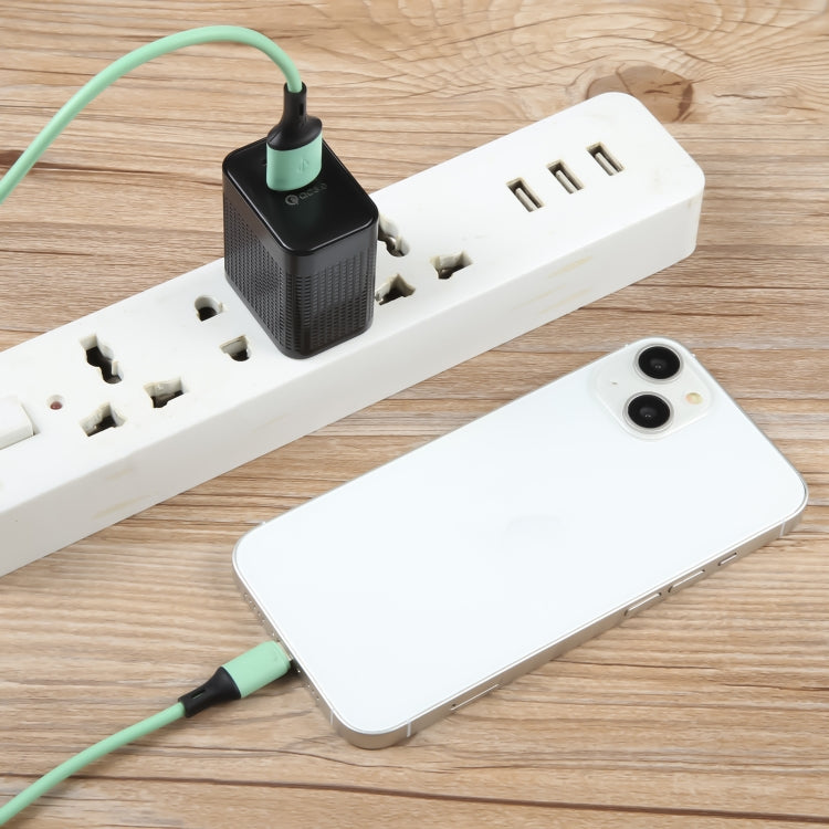 อะแดปเตอร์ชาร์จไฟเดินทาง PD 20W USB-C/Type-C + QC 3.0 USB ลายตาราง ปลั๊ก US (สีดำ)