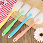 ชุดเครื่องมืออบ 5 ชิ้น ที่ปาดครีมซิลิโคนทนความร้อนสูงแบบชิ้นเดียว สีสุ่ม
