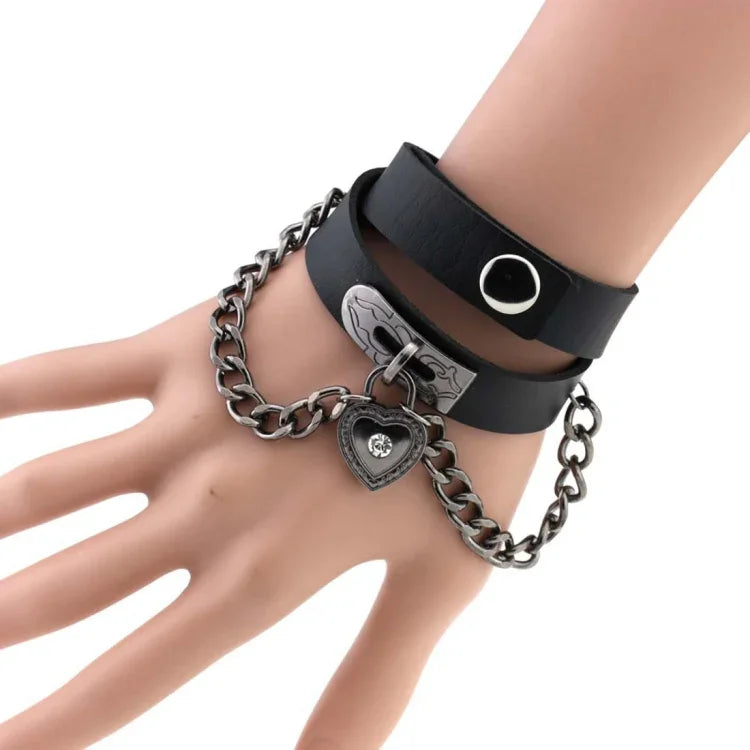 สร้อยข้อมือช็อกเกอร์หนังล็อกหัวใจพังค์สไตล์ยุโรปและอเมริกาฮาราจูกุ, ส่งสีสุ่ม, TXXQ05