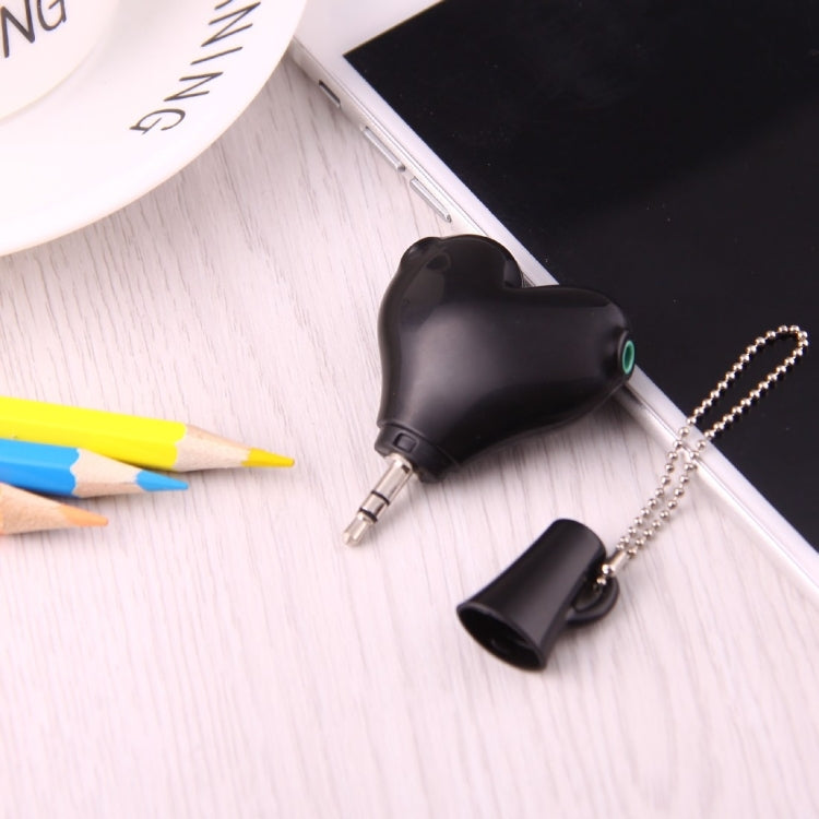 แจ็ค 3.5 มม. ตัวผู้ 1 ตัวไปยังตัวเมีย 2 ตัว อะแดปเตอร์แยกเสียงและวิดีโอรูปหัวใจพร้อมพวงกุญแจ สำหรับ iPhone, iPad, iPod, Samsung, Xiaomi, HTC และอุปกรณ์ดิจิทัลที่มีอินเทอร์เฟซเสียง 3.5 มม.