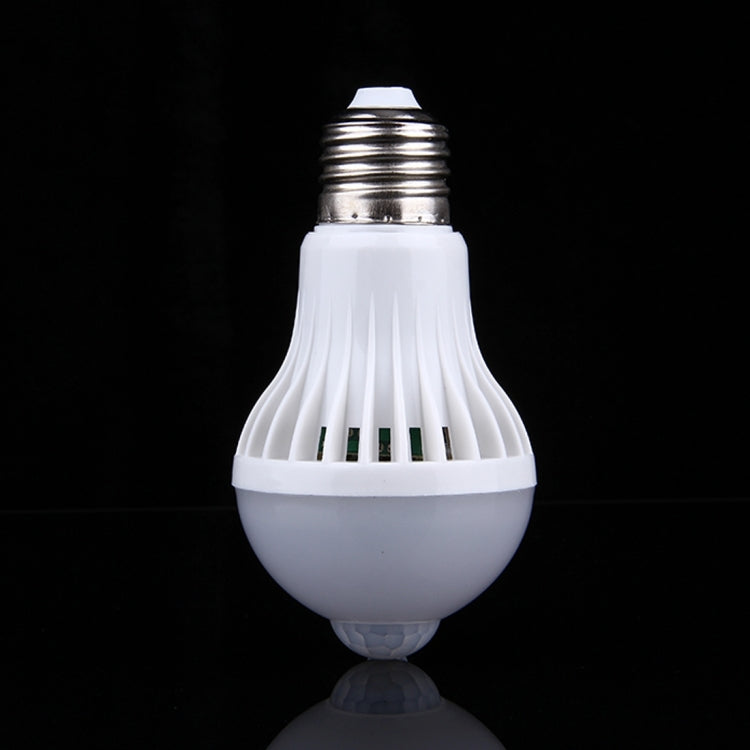 หลอดไฟ LED E27 5W 12 ดวง SMD 5730 300LM พร้อมเซนเซอร์ตรวจจับความเคลื่อนไหวอินฟราเรด ระยะเซนเซอร์: 4-6 เมตร, AC 220V, E27 5W แสงขาว, E27 5W แสงวอร์มไวท์