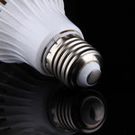 หลอดไฟ LED E27 5W 12 ดวง SMD 5730 300LM พร้อมเซนเซอร์ตรวจจับความเคลื่อนไหวอินฟราเรด ระยะเซนเซอร์: 4-6 เมตร, AC 220V, E27 5W แสงขาว, E27 5W แสงวอร์มไวท์