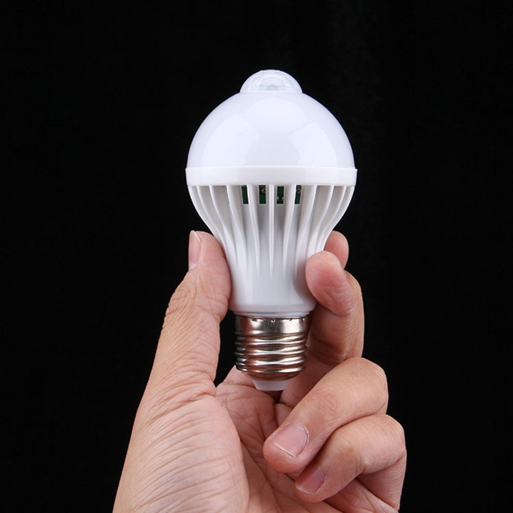 หลอดไฟ LED E27 5W 12 ดวง SMD 5730 300LM พร้อมเซนเซอร์ตรวจจับความเคลื่อนไหวอินฟราเรด ระยะเซนเซอร์: 4-6 เมตร, AC 220V, E27 5W แสงขาว, E27 5W แสงวอร์มไวท์