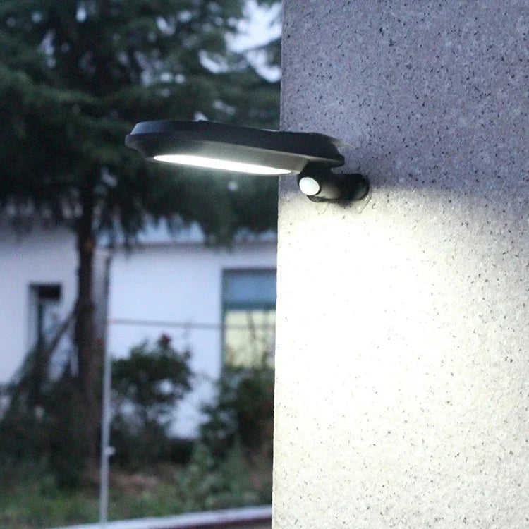โคมไฟสวนพลังงานแสงอาทิตย์ 18 LEDs 600LM กันน้ำ IP65 พร้อมเซนเซอร์ตรวจจับแสงตัวโคมไฟถนน