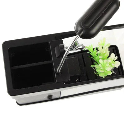 ตู้ปลาขนาดเล็กตั้งโต๊ะ USB พร้อมน้ำไหลและไฟ LED 6 ดวง จอแสดงผลนาฬิกา LCD พร้อมปฏิทิน เวลา และนาฬิกาปลุก (บรรจุน้ำได้ 1.5 ควอร์ต)