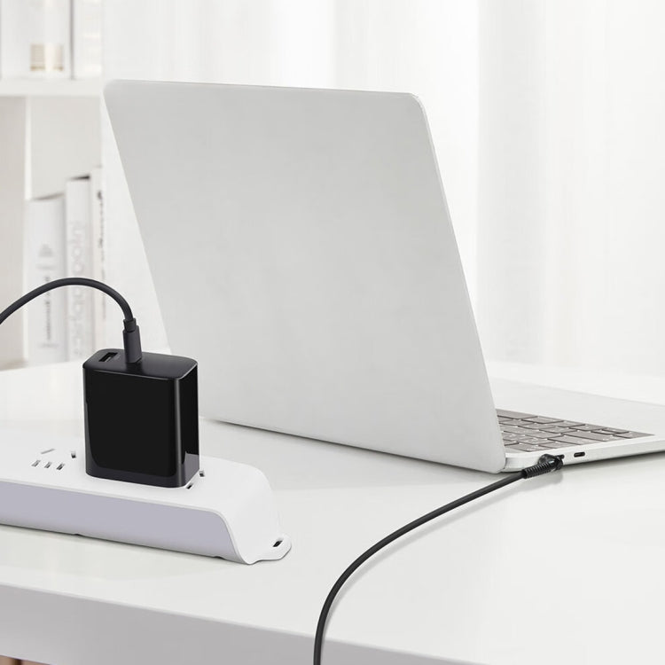 สายชาร์จพาวเวอร์แล็ปท็อป USB-C / Type-C เป็น 4.0 x 1.35 มม. ความยาวสายประมาณ 1.5 เมตร Type-C เป็น 4.0 x 1.35 มม.