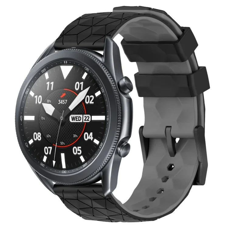 สายรัดนาฬิกาซิลิโคนลายฟุตบอลสองสี 22 มม. สำหรับ Samsung Galaxy Watch3 45 มม., Samsung Galaxy Watch 46 มม., Samsung Gear S3 Classic, Samsung Gear S3 Frontier