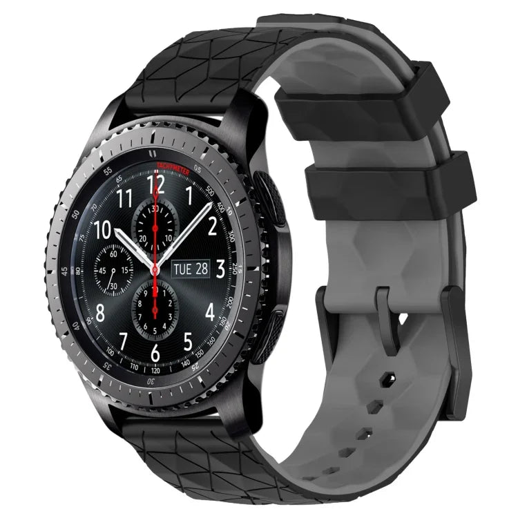สายรัดนาฬิกาซิลิโคนลายฟุตบอลสองสี 22 มม. สำหรับ Samsung Galaxy Watch3 45 มม., Samsung Galaxy Watch 46 มม., Samsung Gear S3 Classic, Samsung Gear S3 Frontier
