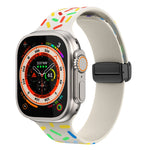 สายนาฬิกาซิลิโคนจุดสายรุ้งแม่เหล็กหัวเข็มขัดสีดำ สำหรับ Apple Watch 38mm
