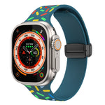 สายนาฬิกาซิลิโคนจุดสายรุ้งแม่เหล็กหัวเข็มขัดสีดำ สำหรับ Apple Watch 38mm