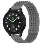 สายรัดนาฬิกาซิลิโคนรูระบายอากาศ 3D จุด ขนาด 20 มม. สำหรับ Samsung Galaxy Watch 6 Classic ขนาด 43 มม. สำหรับ Samsung Galaxy Watch 5 Pro Golf Edition สำหรับ Samsung Galaxy Watch 5 Golf Edition