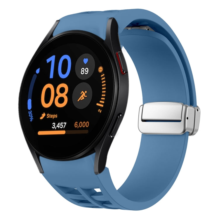 สายรัดนาฬิกาซิลิโคนพร้อมหัวเข็มขัดเงินแม่เหล็กพับได้ Richard สำหรับ Samsung Galaxy Watch FE ขนาด 40 มม., สำหรับ Samsung Galaxy Watch 5 Pro Golf Edition, สำหรับ Samsung Galaxy Watch 5 Golf Edition