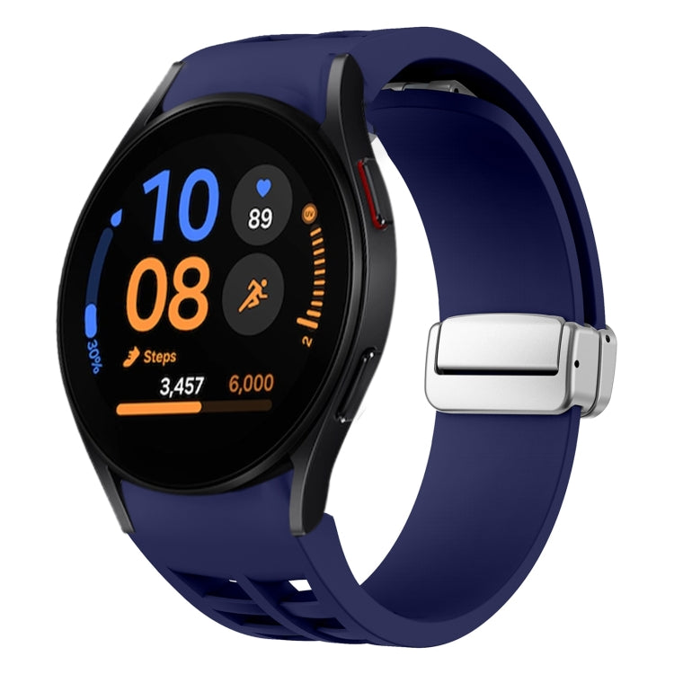 สายรัดนาฬิกาซิลิโคนพร้อมหัวเข็มขัดเงินแม่เหล็กพับได้ Richard สำหรับ Samsung Galaxy Watch FE ขนาด 40 มม., สำหรับ Samsung Galaxy Watch 5 Pro Golf Edition, สำหรับ Samsung Galaxy Watch 5 Golf Edition