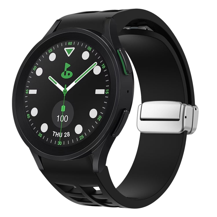สายรัดนาฬิกาซิลิโคนพร้อมหัวเข็มขัดเงินแม่เหล็กพับได้ Richard สำหรับ Samsung Galaxy Watch FE ขนาด 40 มม., สำหรับ Samsung Galaxy Watch 5 Pro Golf Edition, สำหรับ Samsung Galaxy Watch 5 Golf Edition