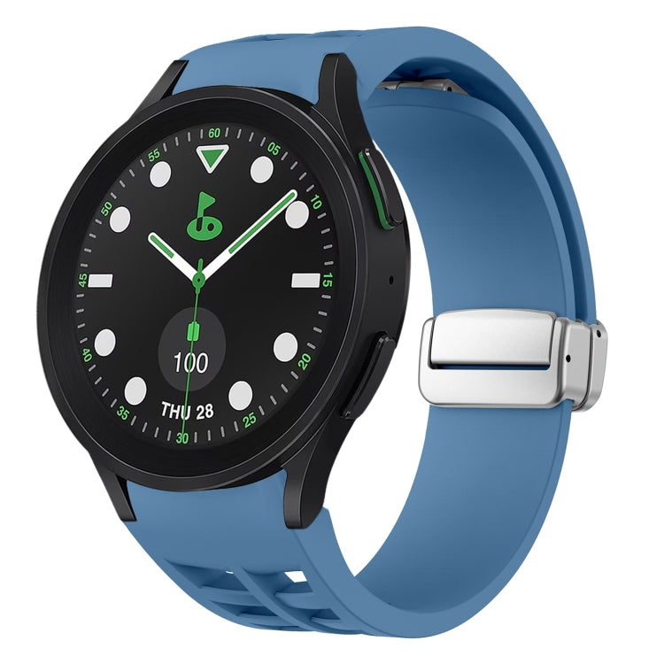 สายรัดนาฬิกาซิลิโคนพร้อมหัวเข็มขัดเงินแม่เหล็กพับได้ Richard สำหรับ Samsung Galaxy Watch FE ขนาด 40 มม., สำหรับ Samsung Galaxy Watch 5 Pro Golf Edition, สำหรับ Samsung Galaxy Watch 5 Golf Edition
