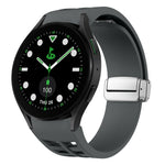 สายรัดนาฬิกาซิลิโคนพร้อมหัวเข็มขัดเงินแม่เหล็กพับได้ Richard สำหรับ Samsung Galaxy Watch FE ขนาด 40 มม., สำหรับ Samsung Galaxy Watch 5 Pro Golf Edition, สำหรับ Samsung Galaxy Watch 5 Golf Edition
