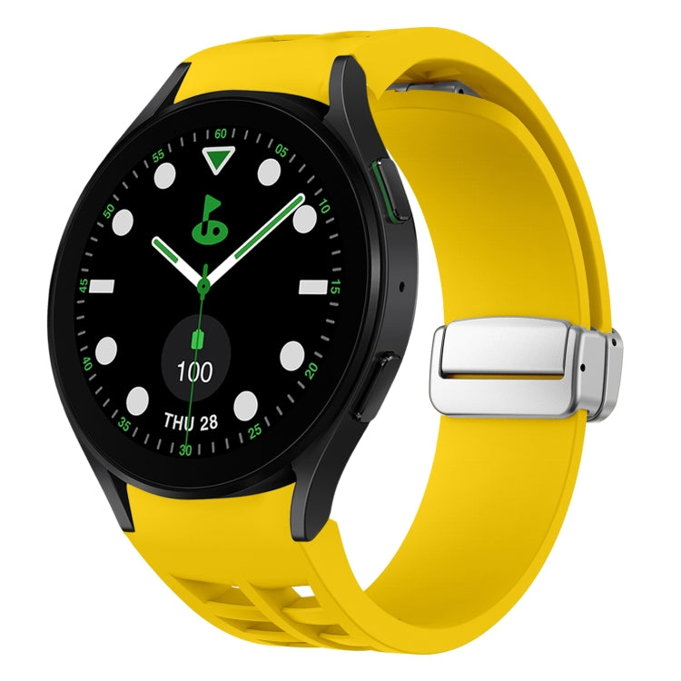 สายรัดนาฬิกาซิลิโคนพร้อมหัวเข็มขัดเงินแม่เหล็กพับได้ Richard สำหรับ Samsung Galaxy Watch FE ขนาด 40 มม., สำหรับ Samsung Galaxy Watch 5 Pro Golf Edition, สำหรับ Samsung Galaxy Watch 5 Golf Edition