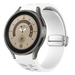 สายรัดนาฬิกาซิลิโคนพร้อมหัวเข็มขัดเงินแม่เหล็กพับได้ Richard สำหรับ Samsung Galaxy Watch 5 Pro ขนาด 45 มม., สำหรับ Samsung Galaxy Watch 7 ขนาด 40 / 44 มม., สำหรับ Samsung Galaxy Watch 6 Classic ขนาด 43 / 47 มม.