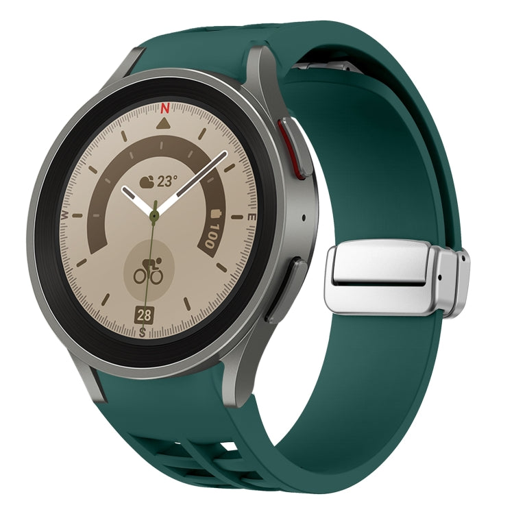 สายรัดนาฬิกาซิลิโคนพร้อมหัวเข็มขัดเงินแม่เหล็กพับได้ Richard สำหรับ Samsung Galaxy Watch 5 Pro ขนาด 45 มม., สำหรับ Samsung Galaxy Watch 7 ขนาด 40 / 44 มม., สำหรับ Samsung Galaxy Watch 6 Classic ขนาด 43 / 47 มม.