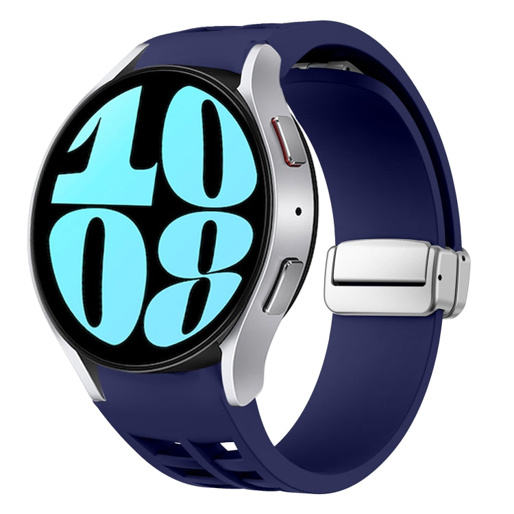 สายรัดนาฬิกาซิลิโคนพร้อมหัวเข็มขัดเงินแม่เหล็กพับได้ Richard สำหรับ Samsung Galaxy Watch 6 ขนาด 40 / 44 มม., สำหรับ Samsung Galaxy Watch 5 ขนาด 40 / 44 มม., สำหรับ Samsung Galaxy Watch 4 ขนาด 40 / 44 มม.