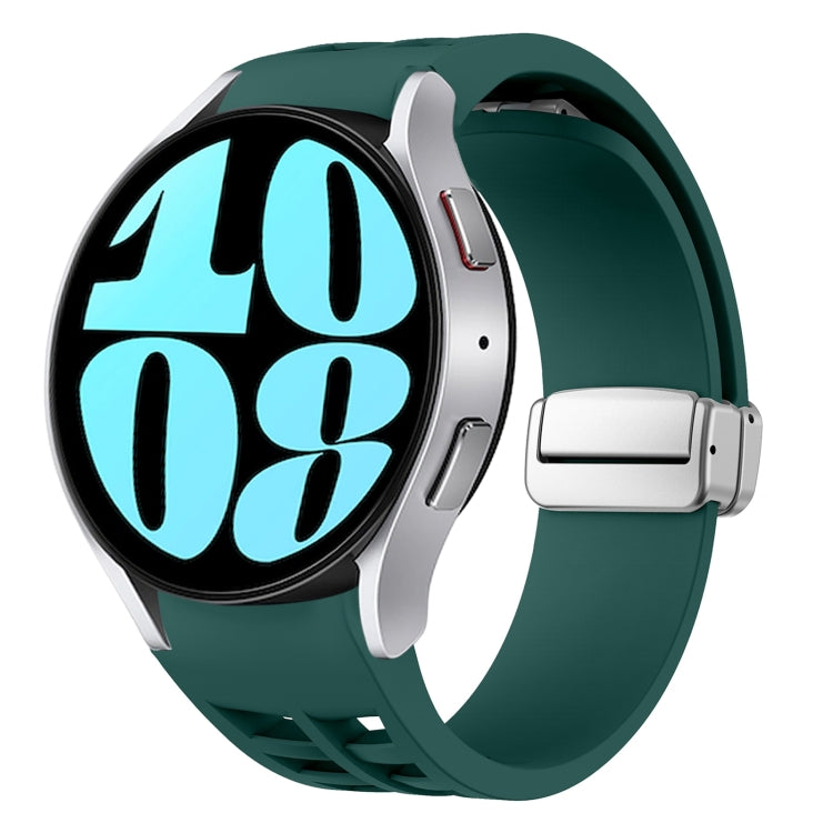 สายรัดนาฬิกาซิลิโคนพร้อมหัวเข็มขัดเงินแม่เหล็กพับได้ Richard สำหรับ Samsung Galaxy Watch 6 ขนาด 40 / 44 มม., สำหรับ Samsung Galaxy Watch 5 ขนาด 40 / 44 มม., สำหรับ Samsung Galaxy Watch 4 ขนาด 40 / 44 มม.
