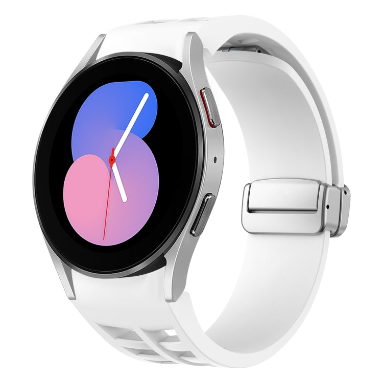 สายรัดนาฬิกาซิลิโคนพร้อมหัวเข็มขัดเงินแม่เหล็กพับได้ Richard สำหรับ Samsung Galaxy Watch 6 ขนาด 40 / 44 มม., สำหรับ Samsung Galaxy Watch 5 ขนาด 40 / 44 มม., สำหรับ Samsung Galaxy Watch 4 ขนาด 40 / 44 มม.