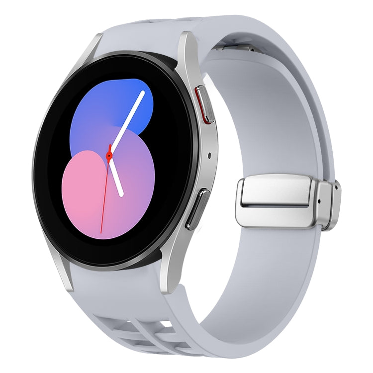 สายรัดนาฬิกาซิลิโคนพร้อมหัวเข็มขัดเงินแม่เหล็กพับได้ Richard สำหรับ Samsung Galaxy Watch 6 ขนาด 40 / 44 มม., สำหรับ Samsung Galaxy Watch 5 ขนาด 40 / 44 มม., สำหรับ Samsung Galaxy Watch 4 ขนาด 40 / 44 มม.