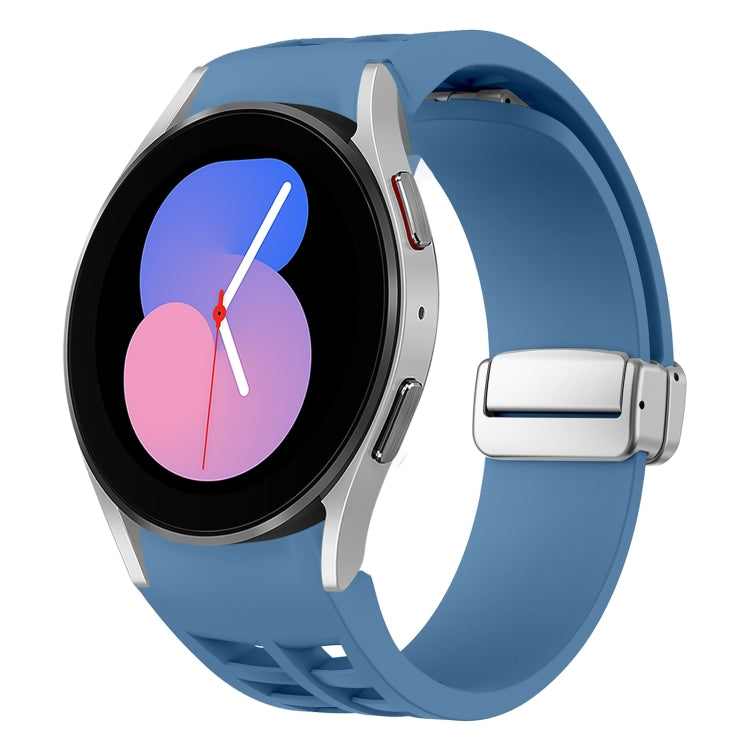สายรัดนาฬิกาซิลิโคนพร้อมหัวเข็มขัดเงินแม่เหล็กพับได้ Richard สำหรับ Samsung Galaxy Watch 6 ขนาด 40 / 44 มม., สำหรับ Samsung Galaxy Watch 5 ขนาด 40 / 44 มม., สำหรับ Samsung Galaxy Watch 4 ขนาด 40 / 44 มม.