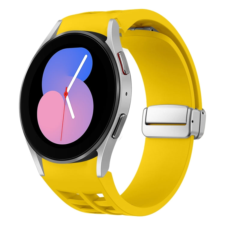 สายรัดนาฬิกาซิลิโคนพร้อมหัวเข็มขัดเงินแม่เหล็กพับได้ Richard สำหรับ Samsung Galaxy Watch 6 ขนาด 40 / 44 มม., สำหรับ Samsung Galaxy Watch 5 ขนาด 40 / 44 มม., สำหรับ Samsung Galaxy Watch 4 ขนาด 40 / 44 มม.