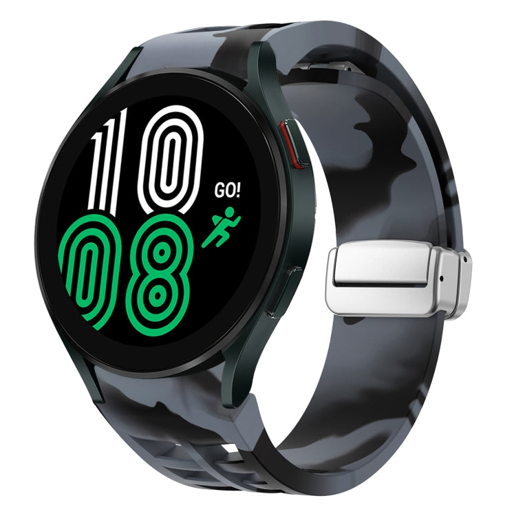 สายรัดนาฬิกาซิลิโคนพร้อมหัวเข็มขัดเงินแม่เหล็กพับได้ Richard สำหรับ Samsung Galaxy Watch 6 ขนาด 40 / 44 มม., สำหรับ Samsung Galaxy Watch 5 ขนาด 40 / 44 มม., สำหรับ Samsung Galaxy Watch 4 ขนาด 40 / 44 มม.