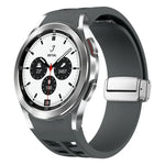 สายรัดนาฬิกาซิลิโคนหัวเข็มขัดพับแม่เหล็ก Richard สีเงิน สำหรับ Samsung Galaxy Watch 4 Classic 42 / 46mm